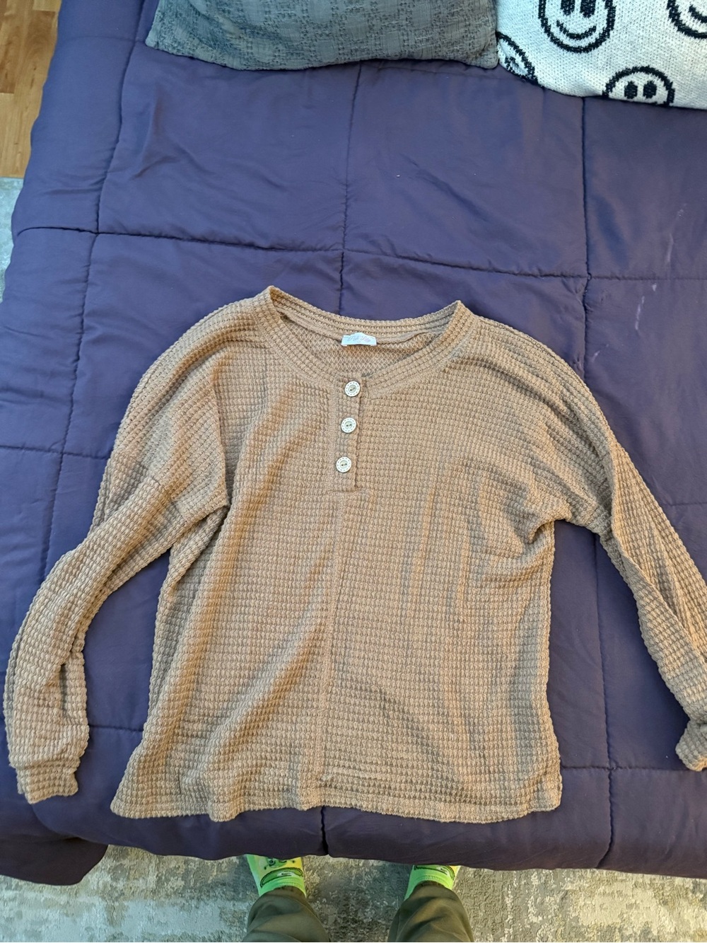 Pink Lily- Women’s Long Sleeve Waffle Henley Top - Brown